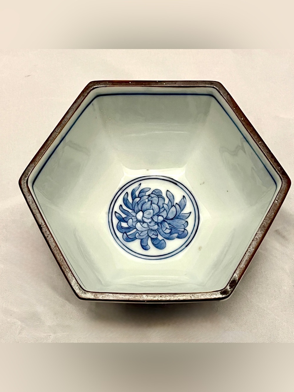 Vintage Japanese Toraku Blue & White Flowers Shell Seed Pattern Hexagon Bowl